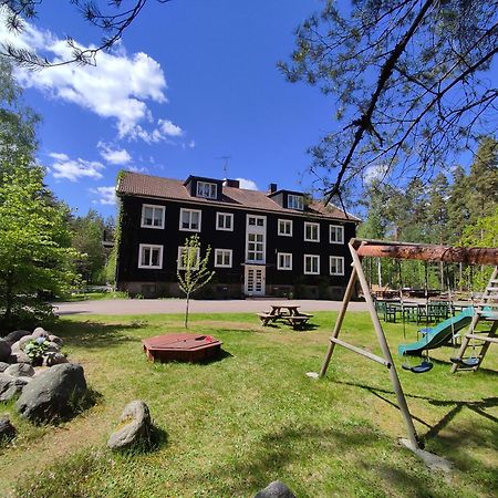Villa Karlloesa - Bed And Breakfast Målilla Buitenkant foto